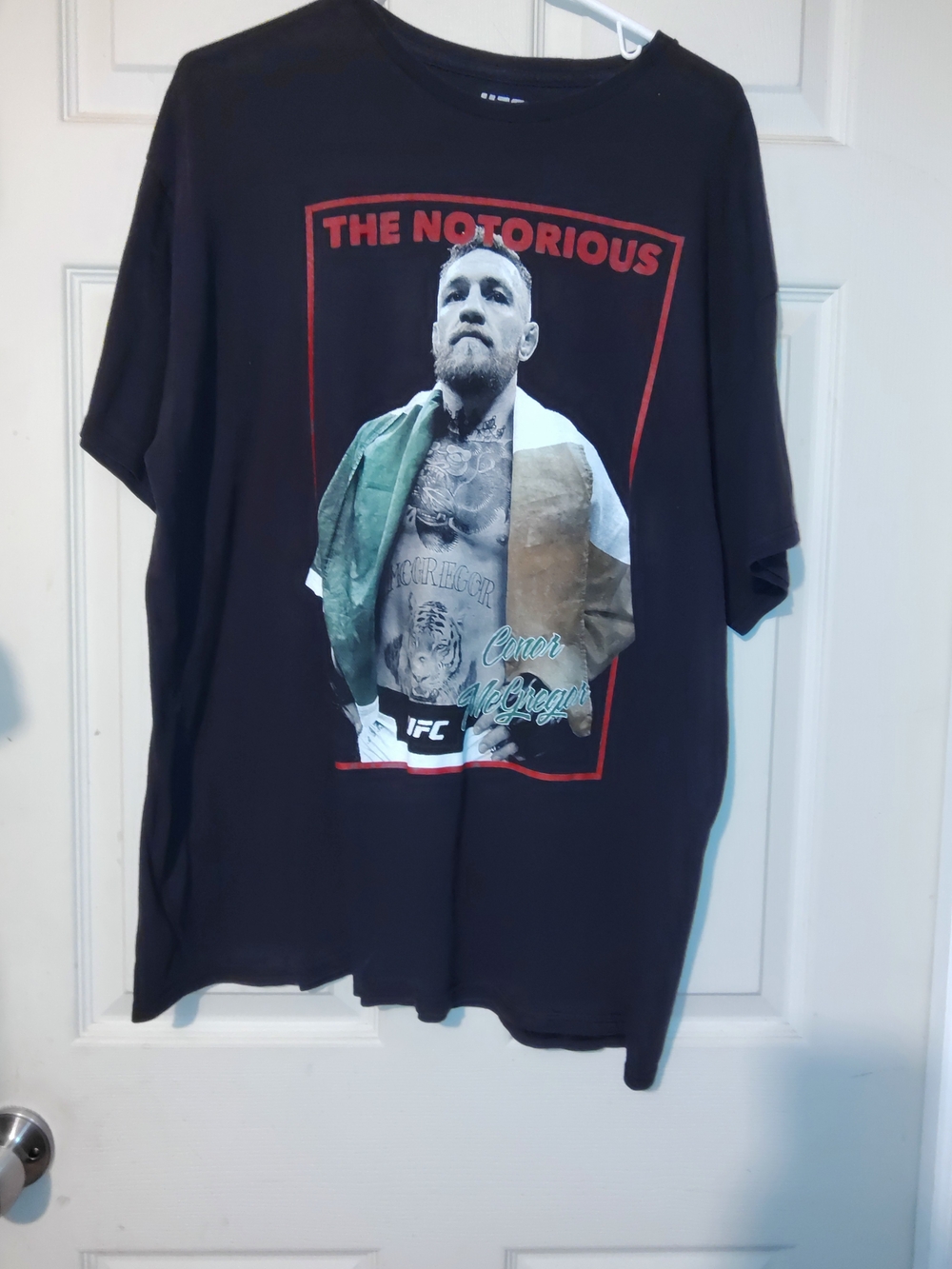 UFC Black Short-Sleeve Conor McGregor Graphic Tee with Red Accents